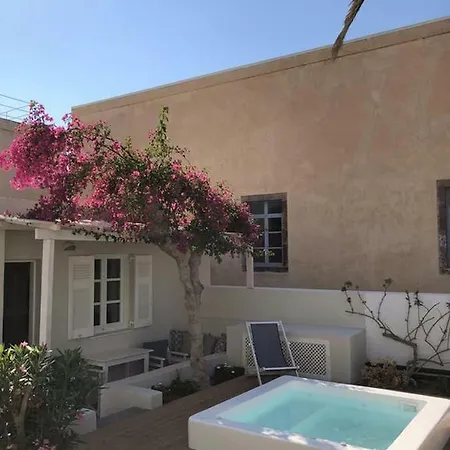 Guest house Secret Garden House In *